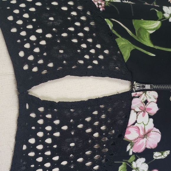 Gabby Skye Floral Sleeveless Fit to Flair Dress Size - Picture 8 of 12